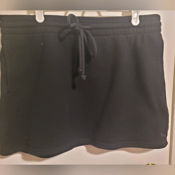 ARITZIA TNA Cozy Black Drawstring Skirt size Large - Picture 1 of 1